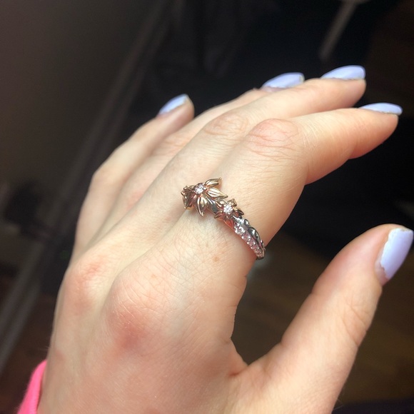 Gorgeous Flower Diamond 10K Rose/White Gold Ring 9 - Picture 4 of 5